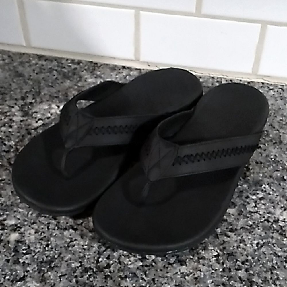 George Men's Black Thong Sandals. Size 9 NWOT